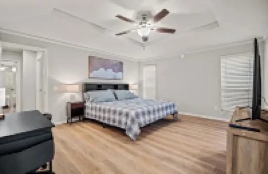 Central Updated 4 beds 3 baths