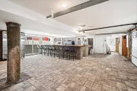 Spacious 5-bedroom house in Ortely Beach with AC, WiFi. Enjoyable getaway