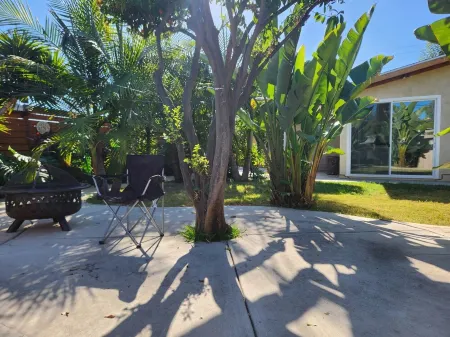 Beautiful 3-bedroom House> San Diego County > Spring Valley, CA. with AC/ Wi-Fi