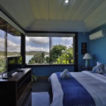 Cliffside Luxury Inn