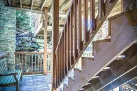 Ski Season is Here!!  Stunning Mountain Views-Come Enjoy This Cozy Retreat!