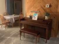 Private, secluded 2-bedroom house with King, Queen beds near Cable with WiFi, AC Các khách sạn ở Cable