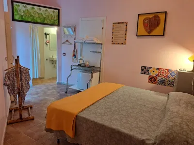 In the Sassi of Matera, at Porta Pistola, we host intriguing travelers Hotels in 