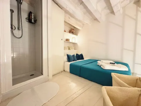 [Among the alleys of Sperlonga] History, Sea and Relaxation