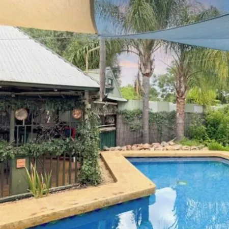 Charming Peaceful Two-Bedroom Apartment