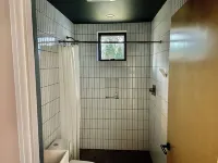 Modern guest house in the vibrant Sabin neighborhood