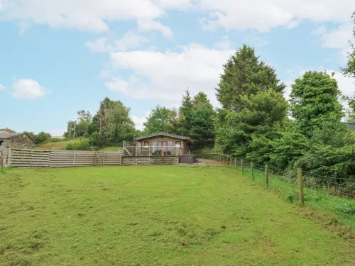 The Cabin Hotel a Rhos