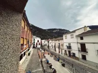 Apartamento en Centro de Bogarra con Vistas al Pueblo y Montaña