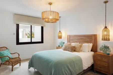 Casa Rubi - in the heart of Benahavis, Marbella. Отели рядом с достопримечательностью «Villa Padierna Driving Range & Michael Campbell Golf Academy»