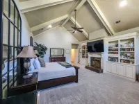 6000 sq ft home with Private Pool and Hot Tub, Sleeps 16 - 13 Acres