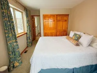 3/3 Townhome in Fraser just steps from the Black line! 프레이저 호텔
