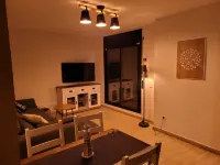 5 minutes from the beach, bus terminal and nightlife!