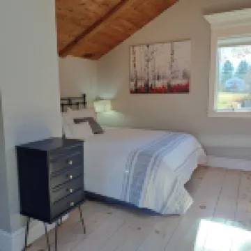 Mid Century Modern Studio w/ Full Kitchen - Newly Built