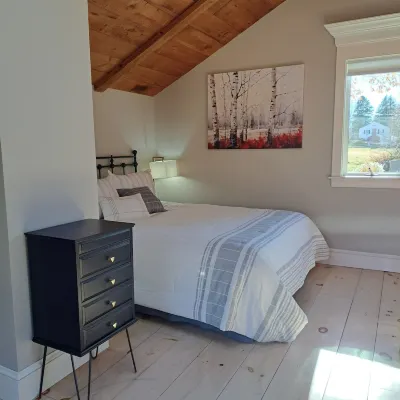 Mid Century Modern Studio w/ Full Kitchen - Newly Built Hotels in 