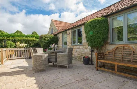 Cosy and spacious cottage in beautiful surroundings with private outside area