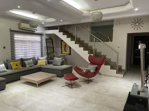 Discover Biens by Forji's luxurious 3-bedroom apartment in Gbagada! Hotels in Mushin