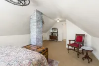 Historic Gem in Virginia City Hotels in Storey County