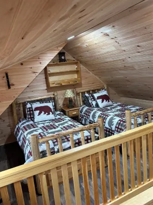 Charming 2-bedroom cabin with WiFi in North Bangor, NY.