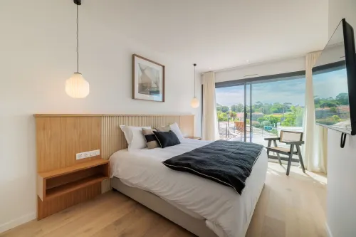 Villa with private heated pool by the sea in Royan