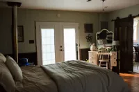 Tranquil farm cabin with AC in charming Indiana Hotels in White Township