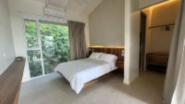 Spacious 7-bedroom house in wonderful Santa TeresaStunning sunset