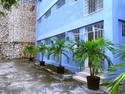 Charming studio in awesome Petion-Ville/Musseau with AC and Inverter Hotel di 