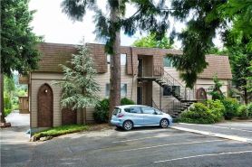 Chic apartment in fabulous Kenmore with fitness room, WiFi, AC