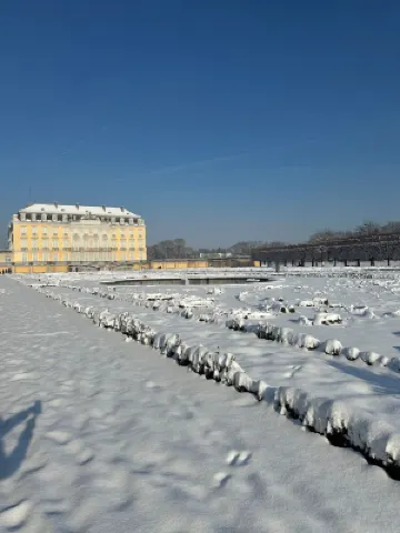 City apartment 12 - Right next to the pedestrian zone and Brühl Palace Park 鄰近布呂爾的酒店