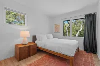 Wander Bellport Park Hotels in Bellport