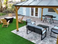 Cozy 2-bedroom house in enjoyable New Smyrna/ Edgewater with AC, WiFi Hotels in Edgewater