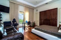 Luxury Villa for Rent Aventura Circle附近的飯店