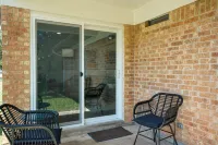 King & Queen Bed - Guadalupe Hip Haven - Near downtown New Braunfels!
