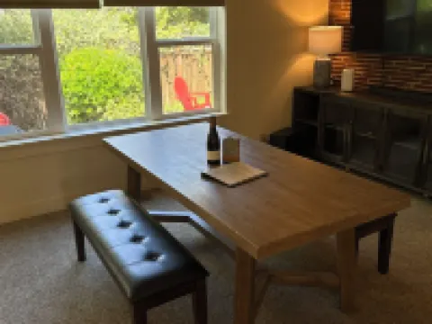 Spacious 5-Bedroom House in Eugene, Walking Distance to Campus, Hayward Field