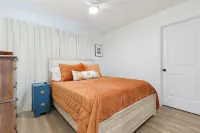 Newly Decorated BEAUTY in Downtown Ocean Springs with optional GOLF CART.