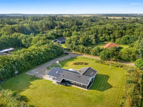 "Sviðandi" - 1.5km from the Sea