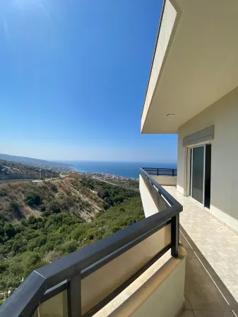 Heavenly Escape, Batroun: Charming 3 bedroom flat in villa w stunning sea view Отели в г. Kfarhollos