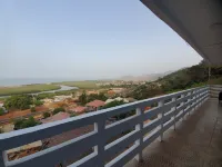 Myneya Views - 3 bed 2 bathroom serviced apartment Hotels in Sussex