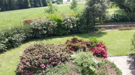 Gite des PROM'NOUS,independent in BRITTANY, enclosed garden, countryside, lake Néal.SPA