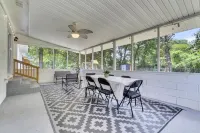 Spacious 4-bedroom house with WiFi and Large Patio in charming Goose Creek