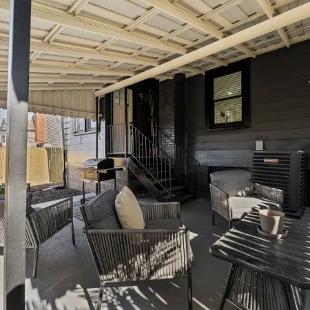 Unwind in our bold + stylish 4BR, 2BA DC gem! Отели рядом с достопримечательностью «Беннинг-роуд»