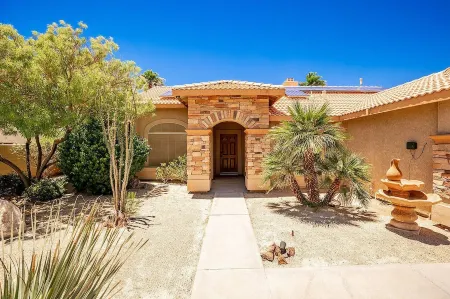 360° Mountain Views, Heated Pool & Spa, Firepit