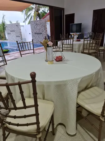 Beachfront Villa with Infinity Pool, Well-Equipped Kitchen & Breathtaking Views