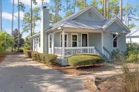 Sunrise Seaclusion at Summer Camp. Pet Friendly, Community Pool, Beach Access.