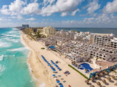 Beachfront 4BR Hotel Zone in Cancun.