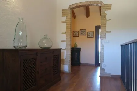 Country house in cellar between Penedès vineyards Отели в г. Alt Penedes