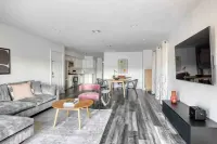 15 minutes from NYC with Onsite parking and Washer+Dryer Hotel a Union City