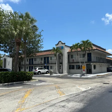 Motel 6 Riviera Beach, FL