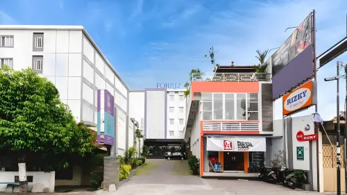 Forriz Hotel Yogyakarta Hotel di Wirobrajan