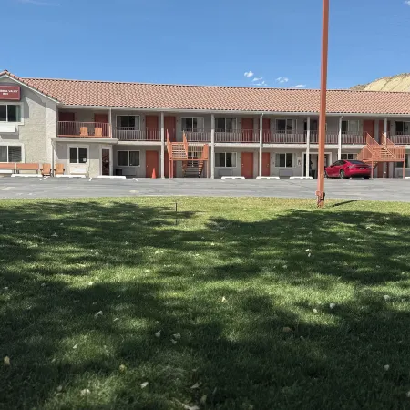 Cathedral Valley Inn