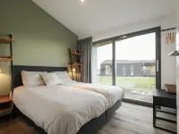Cottage Near Het Bokkegat Nature Reserve Hotels in Noord-Beveland